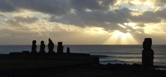Rapa_Nui_Chile_8.jpg